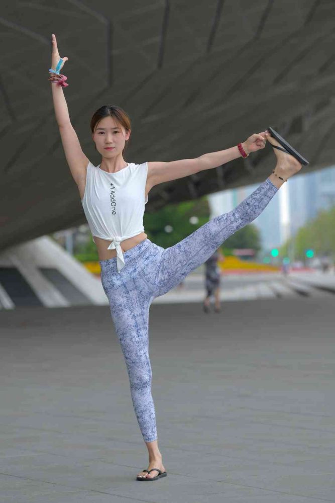 表演瑜伽的女孩【176P】04017-多丫图库