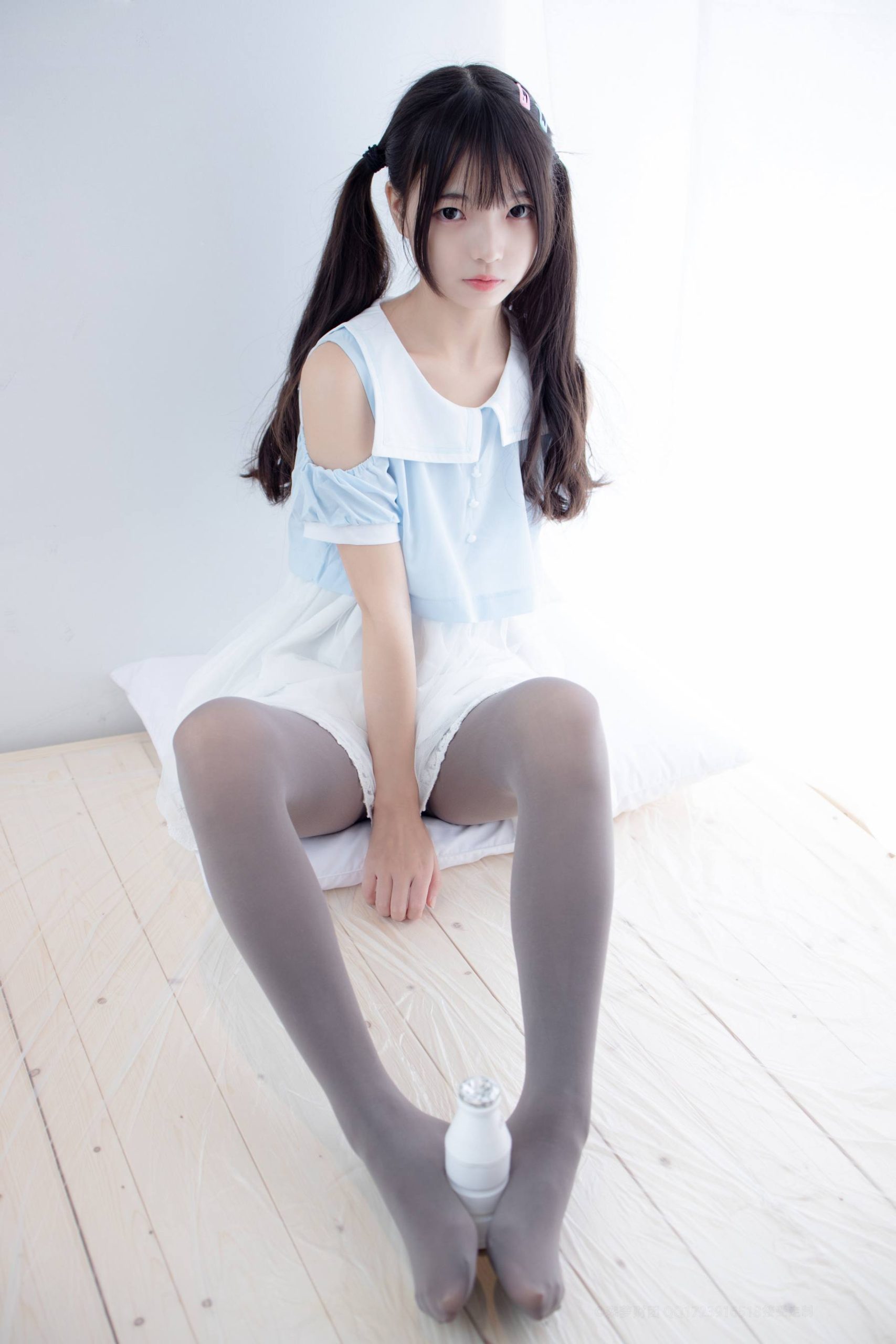 超级甜美的灰丝小姑娘【86P】20005-多丫图库