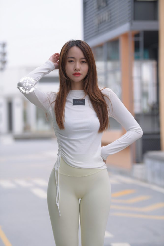 漂亮的白色瑜伽裤女孩 J1441 696P1V-21.4GB-多丫图库