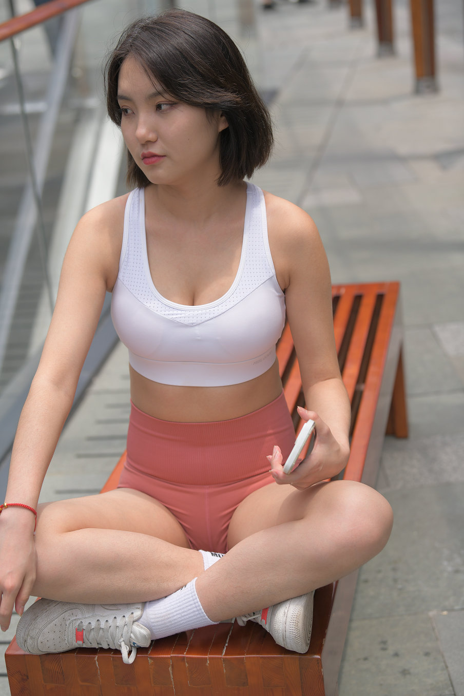 J2982 621P1V-21.5GB-多丫图库