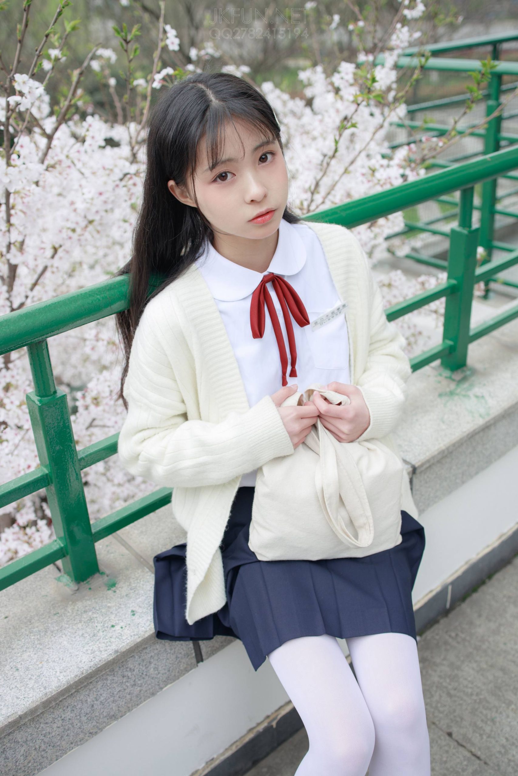 甜美可人的白丝姑娘【127P】20011-多丫图库