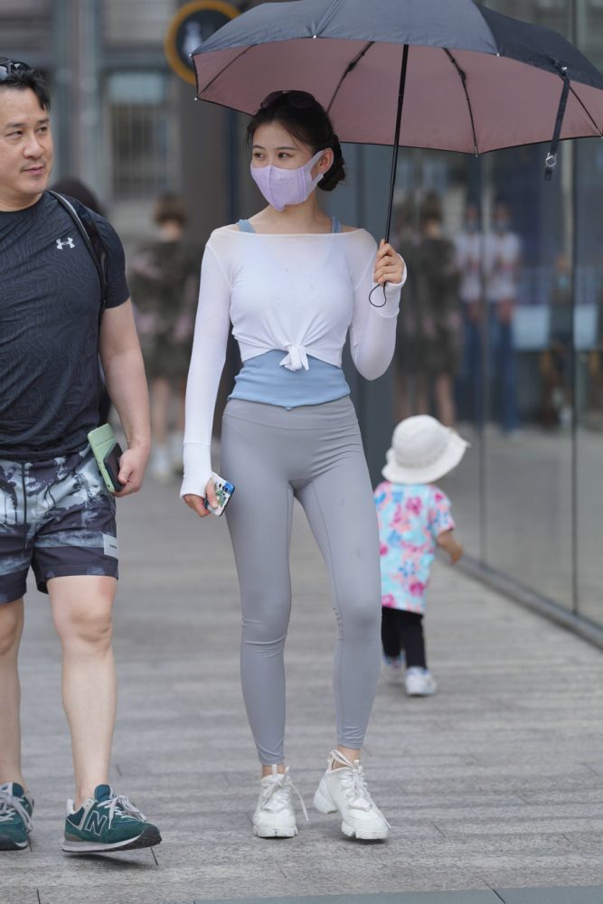 街拍逛街的瑜伽裤小女人  J2874 36P-469MB-多丫图库