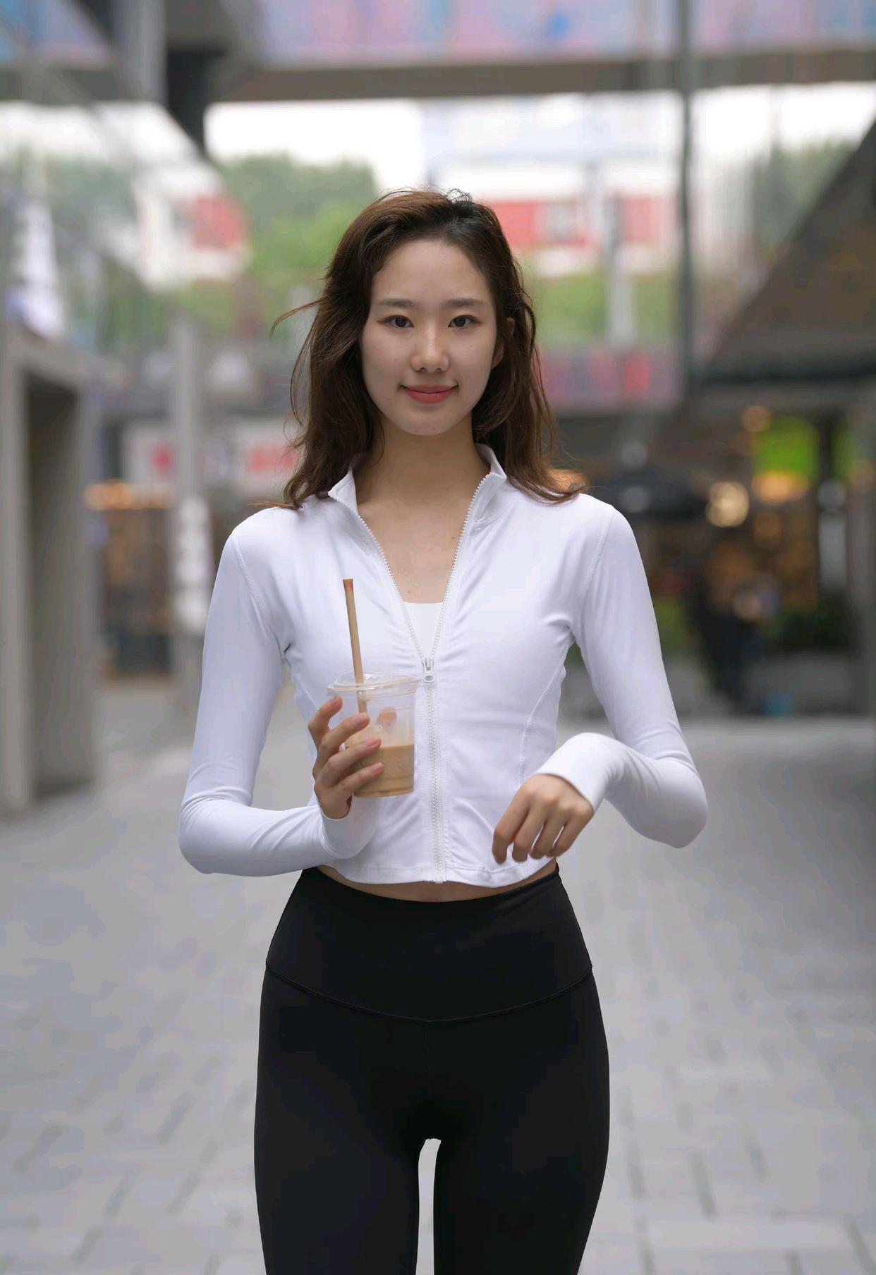 图片[2]-像刘亦菲的黑色瑜伽裤女孩J2237 340P1V-14.8GB-多丫图库