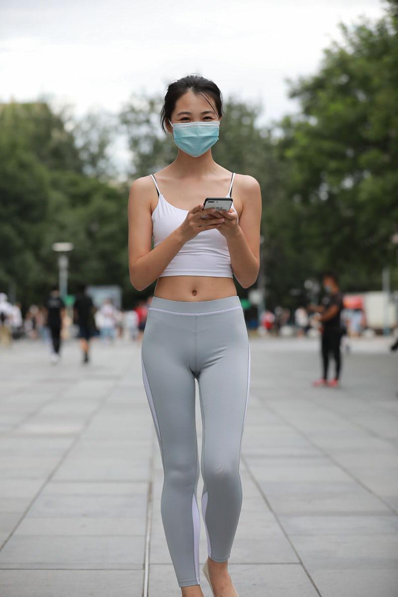 图片[4]-灰色瑜伽裤姑娘笑容超甜 J5074 180P2V-2.15GB-多丫图库