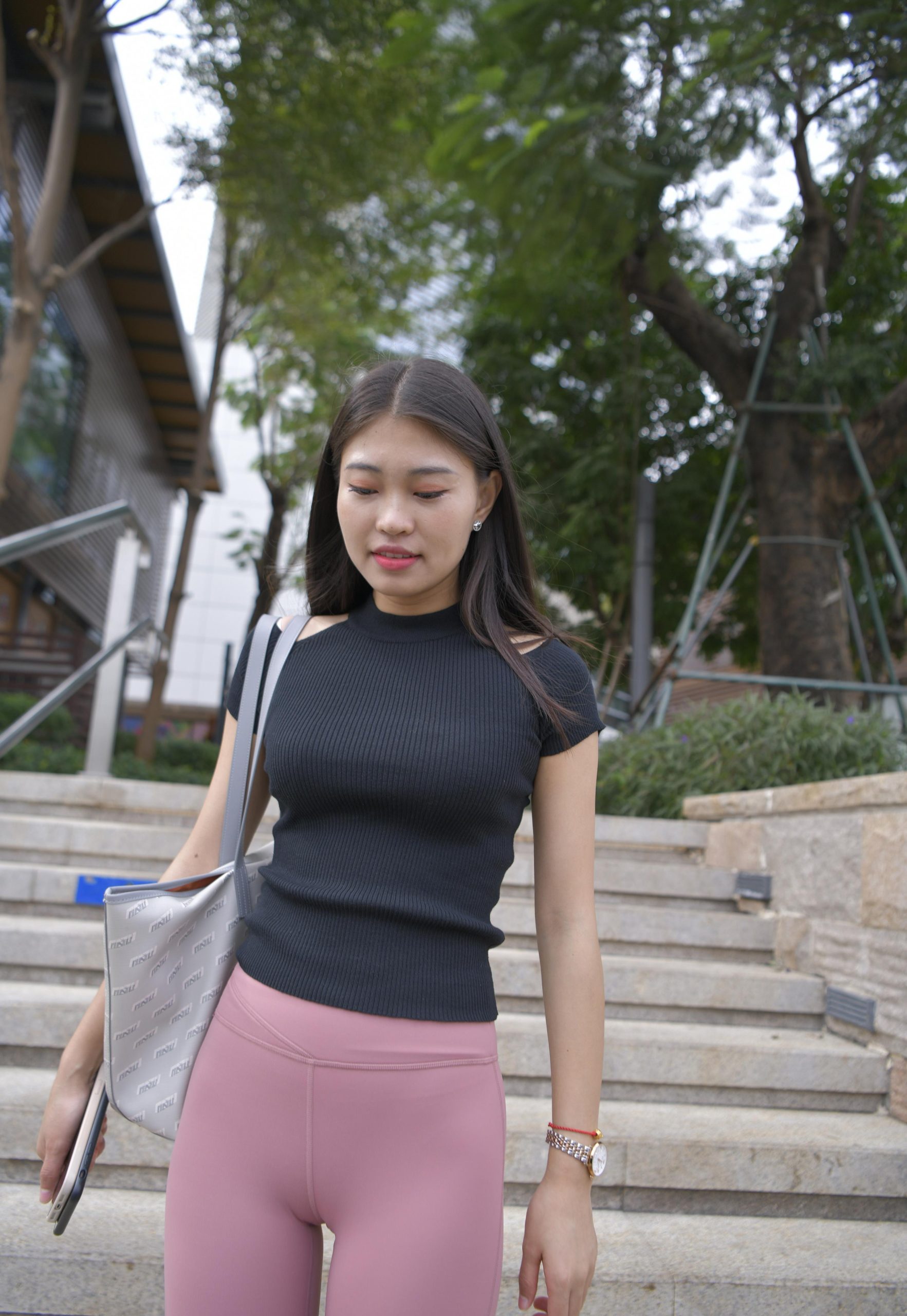 图片[2]-走在街头的瑜伽裤小女人 J1530 213P1V-9.18GB-多丫图库