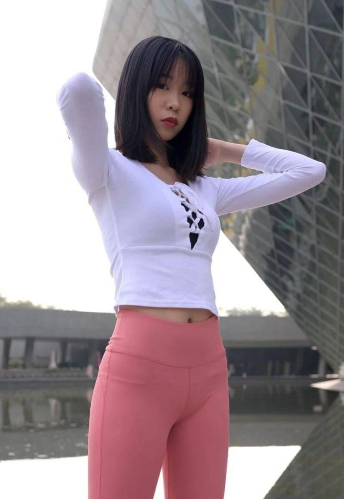 粉色瑜伽裤年轻女孩 J1311 417P17V-14.9GB-多丫图库