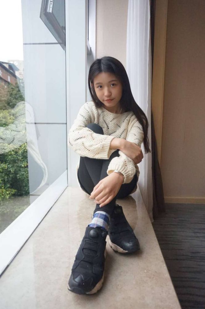 眼神很清澈的赤脚女孩【59P】20020-多丫图库