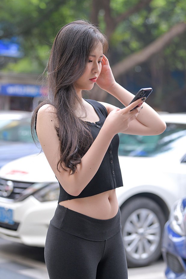 图片[5]-喝奶茶的黑色瑜伽裤长发姑娘【376P】00055-多丫图库