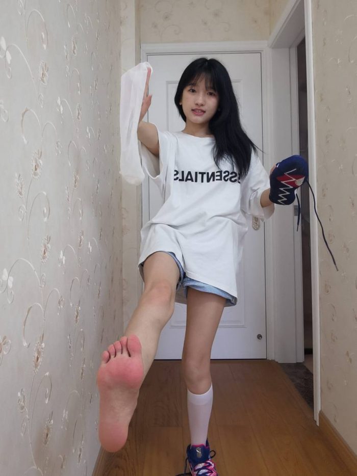 调皮的白袜女孩【149P】20017-多丫图库