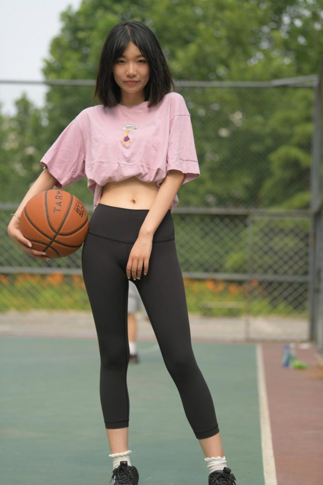图片[4]-穿瑜伽裤打篮球的大三女孩J2198 463P1V-18.6GB-多丫图库