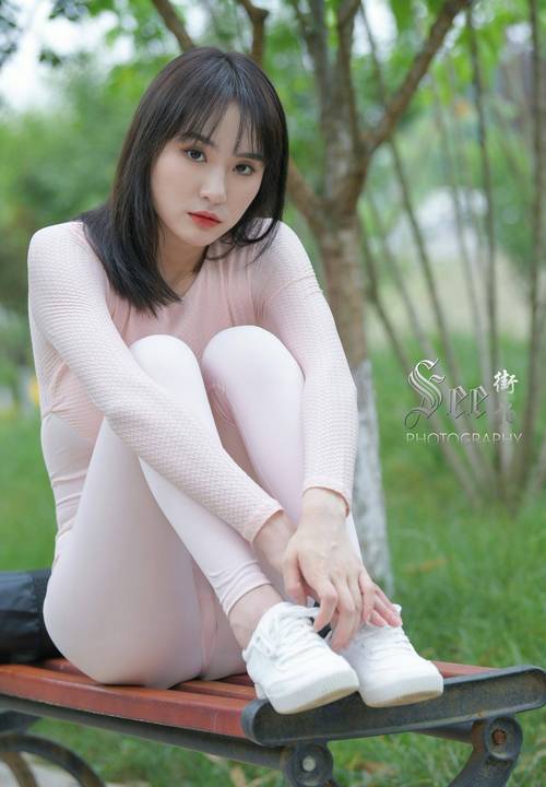 图片[2]-粉粉的瑜伽裤女孩太可爱了 J2090 854P1V-30.4GB-多丫图库