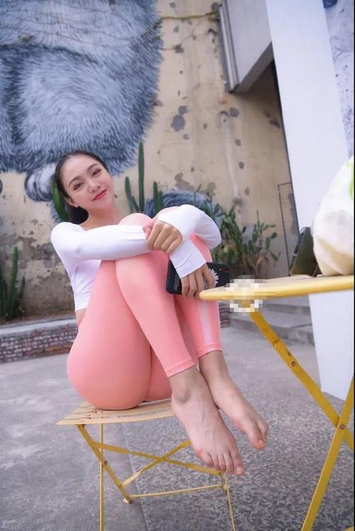 图片[3]-粉色紧身裤漂亮女孩 J1433 749P1V-20.0GB-多丫图库
