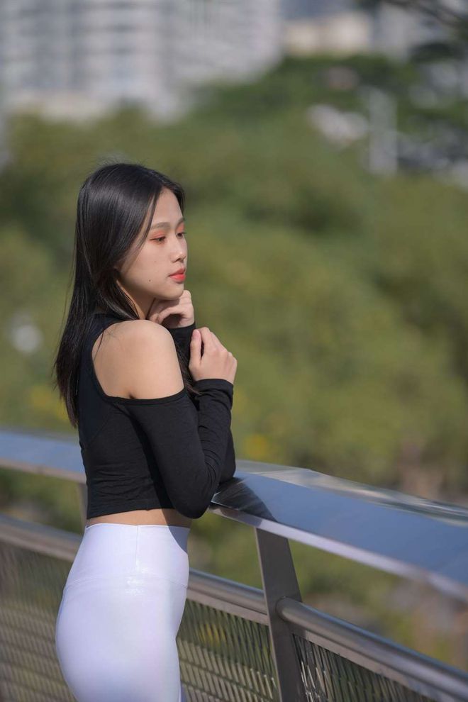 图片[4]-穿紧身白裤的端庄女孩 J1436 674P1V-22.2GB-多丫图库