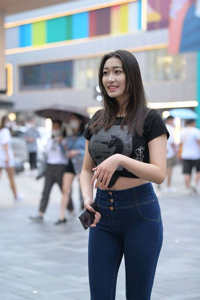 图片[3]-紧身牛仔裤女人J2784 240P-6.66GB-多丫图库