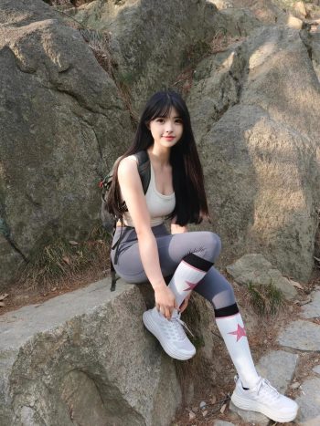 图片[7]-爱爬山的瑜伽裤MM，太甜美了！~-多丫图库