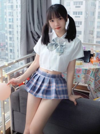 图片[7]-网格丝袜的清纯双马尾小姑娘-多丫图库