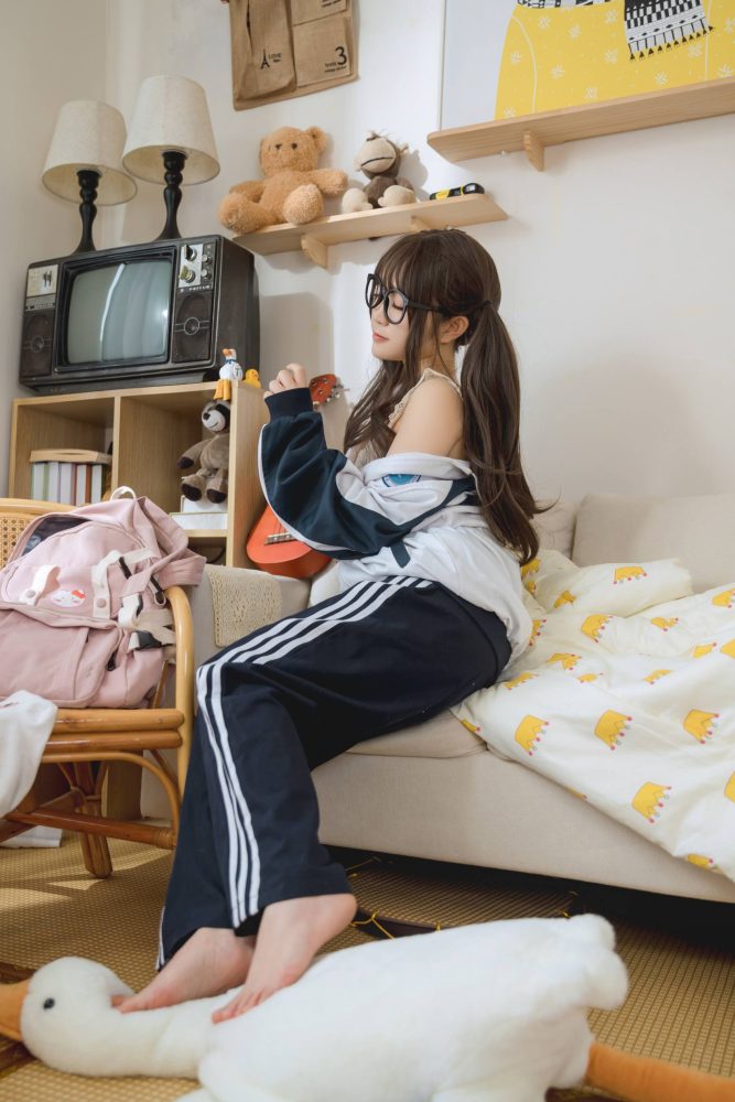 穿校服的双马尾女孩【64P】20010-多丫图库