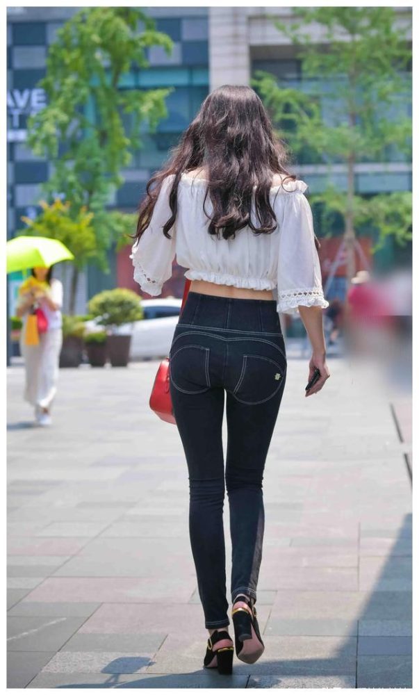 紧身牛仔裤卷发姑娘 J1726 103P-2.28GB-多丫图库