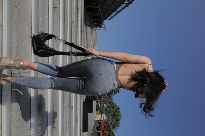 漂亮的紧身牛仔裤长发女孩【474P】00059-多丫图库