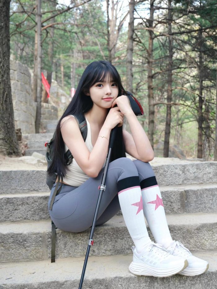 爱爬山的瑜伽裤MM，太甜美了！~-多丫图库